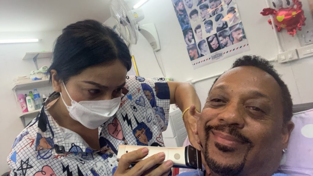 Sunnee the Barber Live to answer your questions Ya dig?