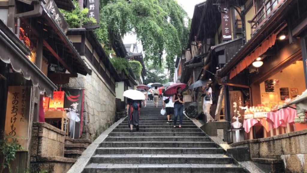 22年7月3日 雨の降る日曜日に京都を歩く 清水寺,三年坂,八坂の塔,八坂庚申堂,ねねの道,八坂神社,祇園 Walk around Kyoto city,Japan vlog