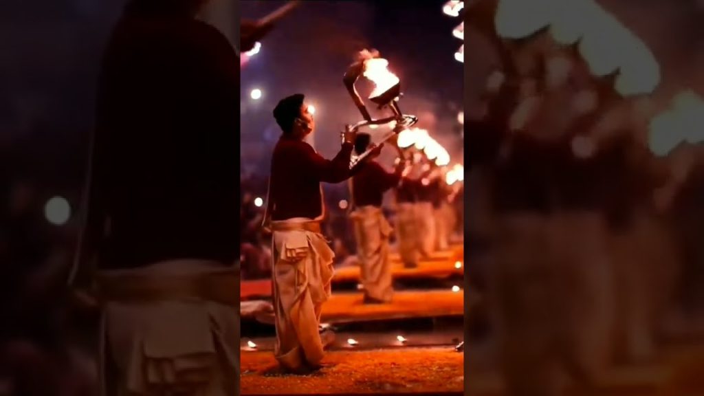 काशी गंगा जी,आरती (सावन)।।बनारस।।#banaras #vibes #aarti #shorts #culture काशी गंगा जी,आरती (सावन)।।बनारस।।#banaras #vibes #aarti #shorts #culture