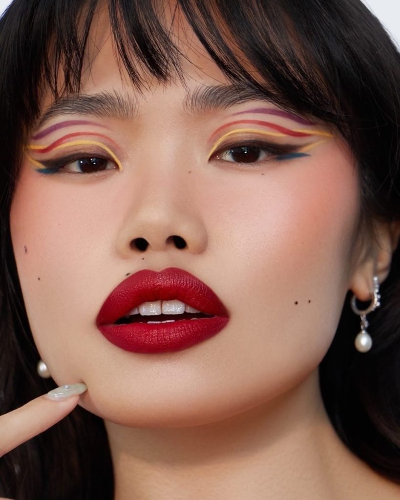 Why choose one shade of MicroLiner Ink when you can wear the rainbow? Recreate t...