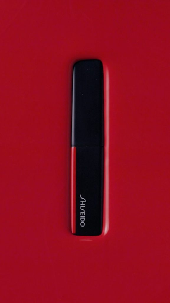 Caps off to VisionAiry Gel Lipstick, a best-selling formula featuring breakthrou...