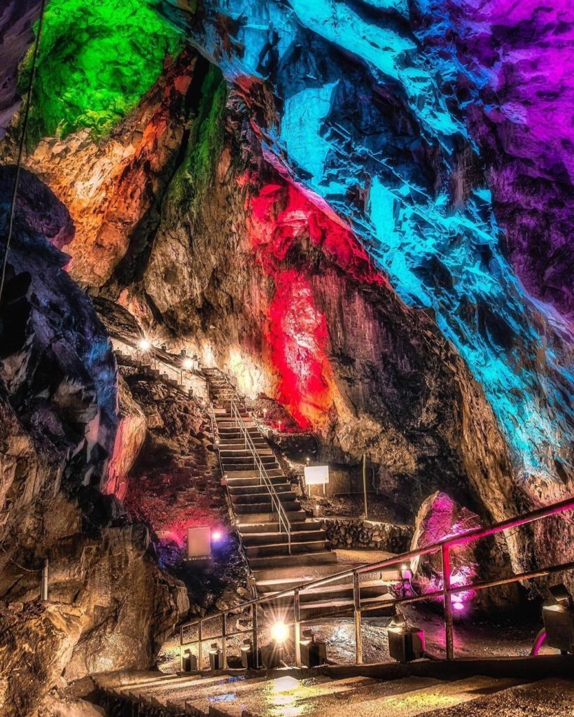 Visit Japan: An easy 2.5 hour day-trip by train and bus from central Tokyo, Nippara Limestone… An easy 2.5 hour day-trip by train and bus from central Tokyo, Nippara Limestone...