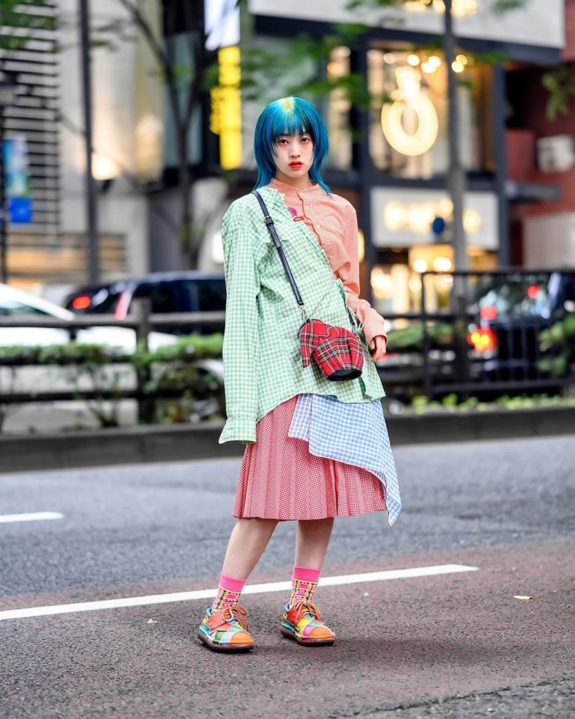 Tokyo Fashion: 19-year-old Japanese fashion student and model Miu (@m_baa) on the street in H… 19-year-old Japanese fashion student and model Miu (@m___baa) on the street in H...