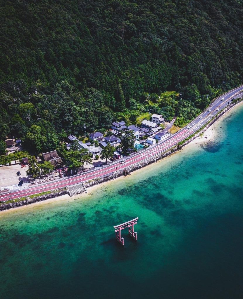 Ocean or lake? ⁠
⁠
The 'floating' torii of Shirahige Shrine is actually located ...