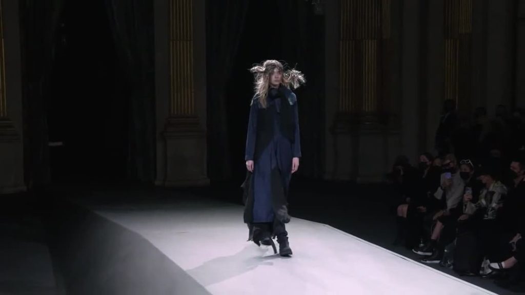 Yohji Yamamoto AW22⁠
⁠
#YohjiYamamoto⁠  Discover the latest collection in store ...