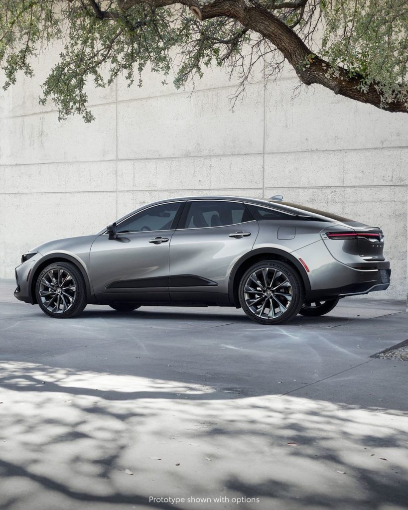 Ambitious, bold, proud. The all-new #ToyotaCrown is a sedan that gets you. #Lets...