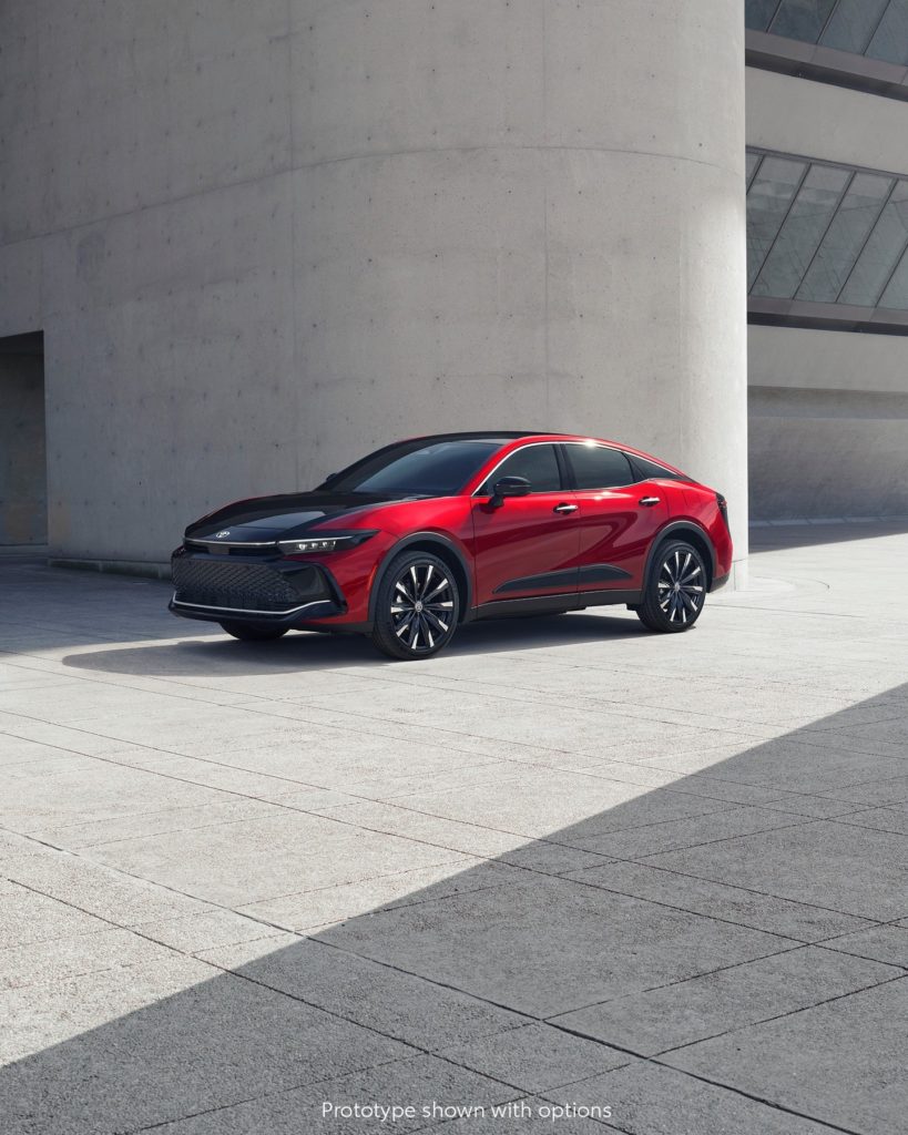 Premium comfort and dynamic performance make the all-new #ToyotaCrown an elevate...