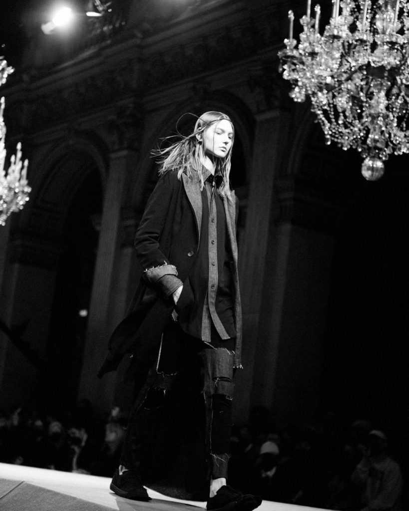 Yohji Yamamoto AW22⁠
⁠
#YohjiYamamoto⁠  Discover the latest collection in store ...