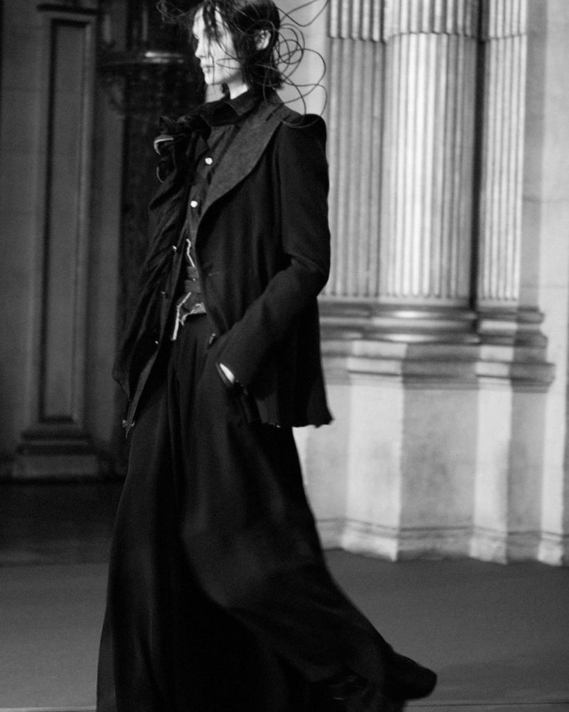 Yohji Yamamoto AW22⁠
⁠
#YohjiYamamoto⁠  Discover the latest collection in store ...