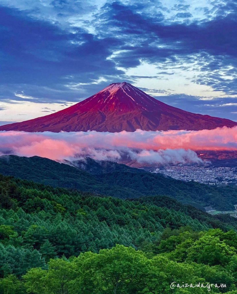 Visit Japan: When the summer air is clear and the morning sun shines on Mt. Fuji, we can see … When the summer air is clear and the morning sun shines on Mt. Fuji, we can see ...