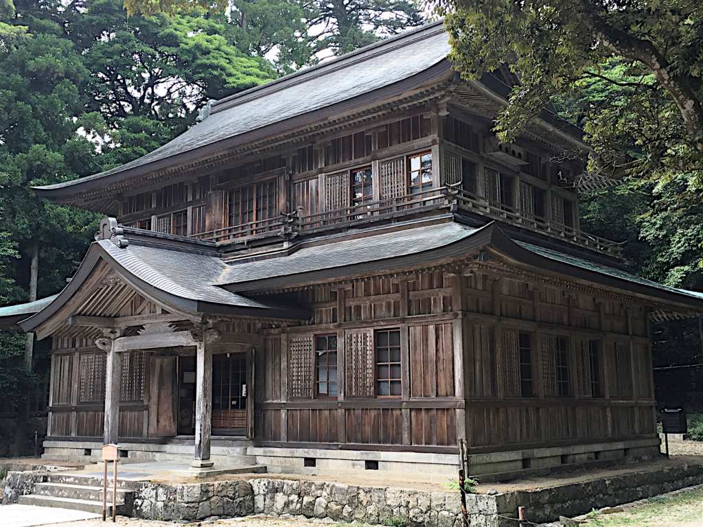 Cabin in the Woods Japanese style. Izumo Grand Shrine, Shimane. [OC]