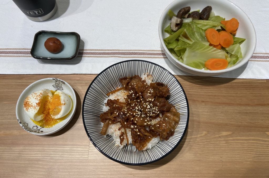A simple lunch - pork shigureni on rice and hotpot vegetables