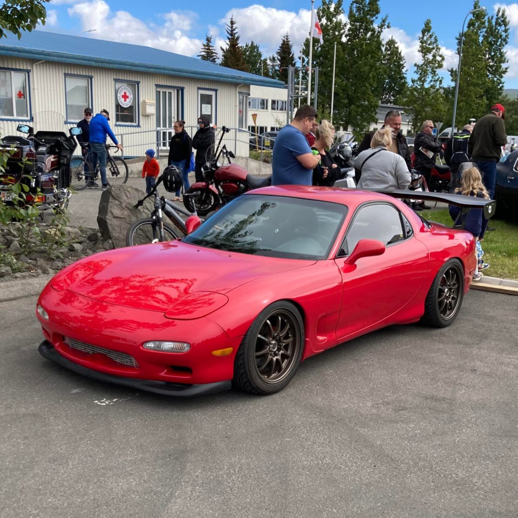 Just spotted this sick rx-7 in Húsavík-iceland, what you guys think of it