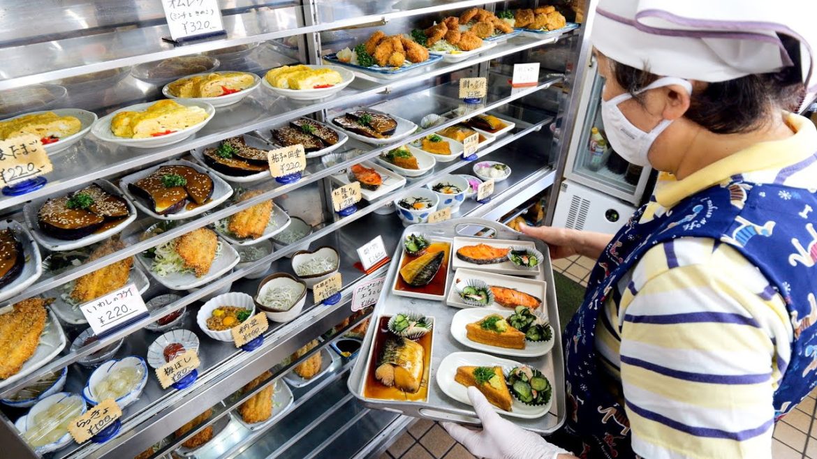 【日本の素晴らしき大衆食堂】いつまでも庶民の味方!常連を虜にしたカレーうどんと素朴な定番おかず | Japanese Good Old Diner 【日本の素晴らしき大衆食堂】いつまでも庶民の味方!常連を虜にしたカレーうどんと素朴な定番おかず | Japanese Good Old Diner