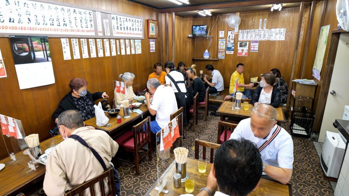 常連が殺到する激シブ大衆食堂の爆弾カレーうどんと素朴な中華そば丨INCREDIBLE NOODLES, Japanese Curry Udon Noodles