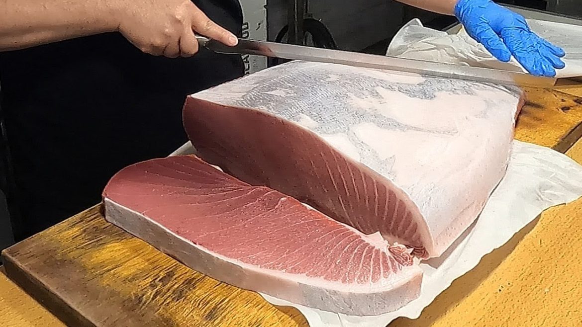 Giant bluefin tuna cutting  Sashimi meal - Master of tuna cutting skills