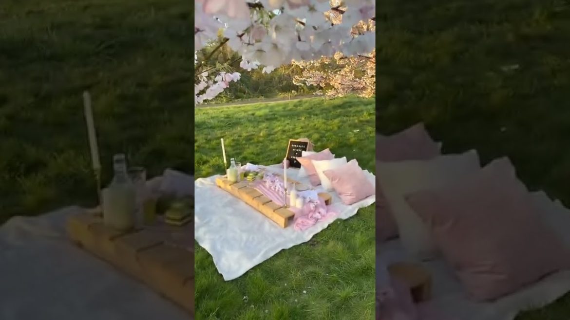 Simple Spring Picnic | Cherry Blossom Hanami Picnic