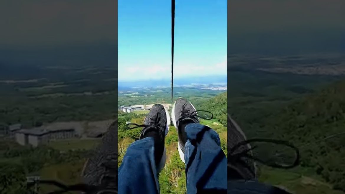 ニセコの空を駆け抜ける！世界最大級のジップラインがニセコHANAZONOリゾートに登場！#shorts