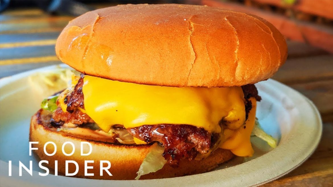 The Best Cheeseburger In LA Sells Out Every Weekend | Line Around The Block The Best Cheeseburger In LA Sells Out Every Weekend | Line Around The Block