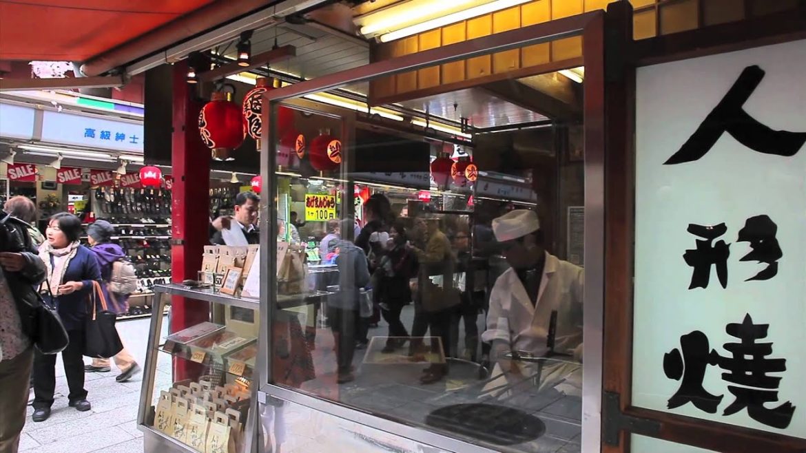 A spring day with Cherry Blossoms in Asakusa,Tokyo
