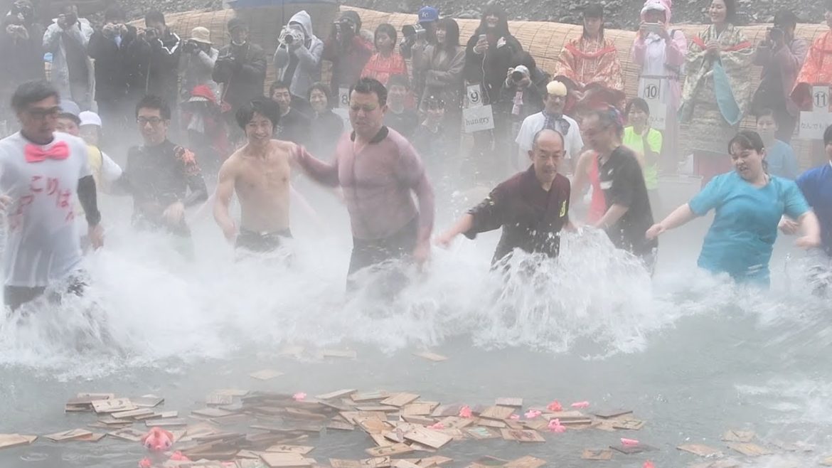 熱闘　川湯温泉で仙人風呂かるた大会