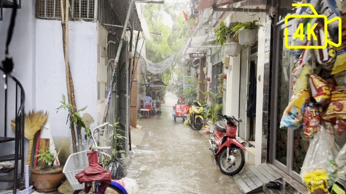 Walk in Heavy Rain with Thunderstorm, Saigon got Flooded! 🇻🇳  2022 – 4K/60fps HDR Tour #rainwalk Walk in Heavy Rain with Thunderstorm, Saigon got Flooded! 🇻🇳  2022 - 4K/60fps HDR Tour #rainwalk