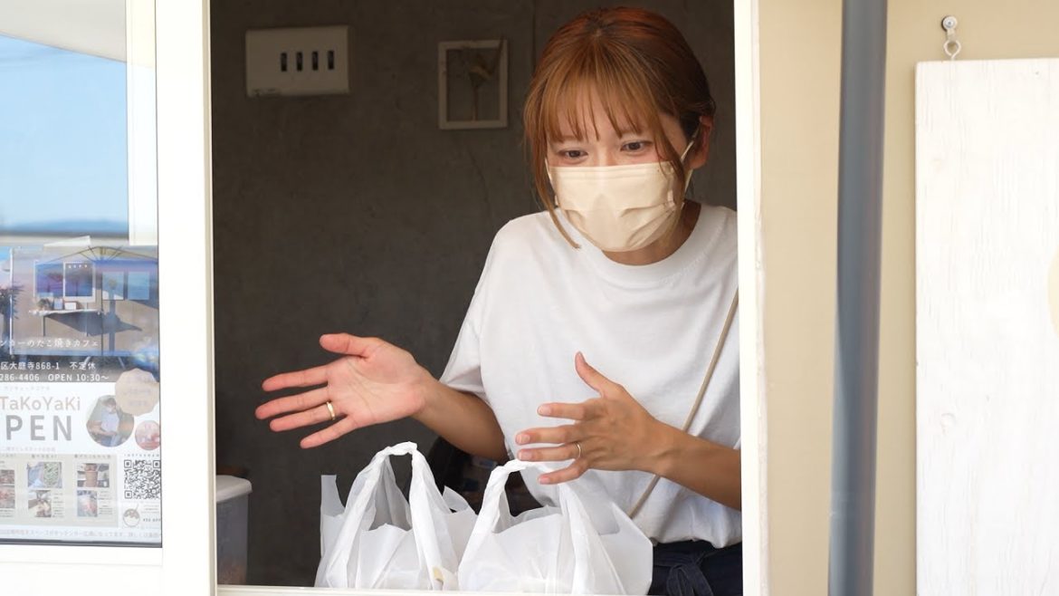 Japanese Street Food - GIRL'S TAKOYAKI FOOD TRUCK Octopus Balls Cooking 39Takoyaki