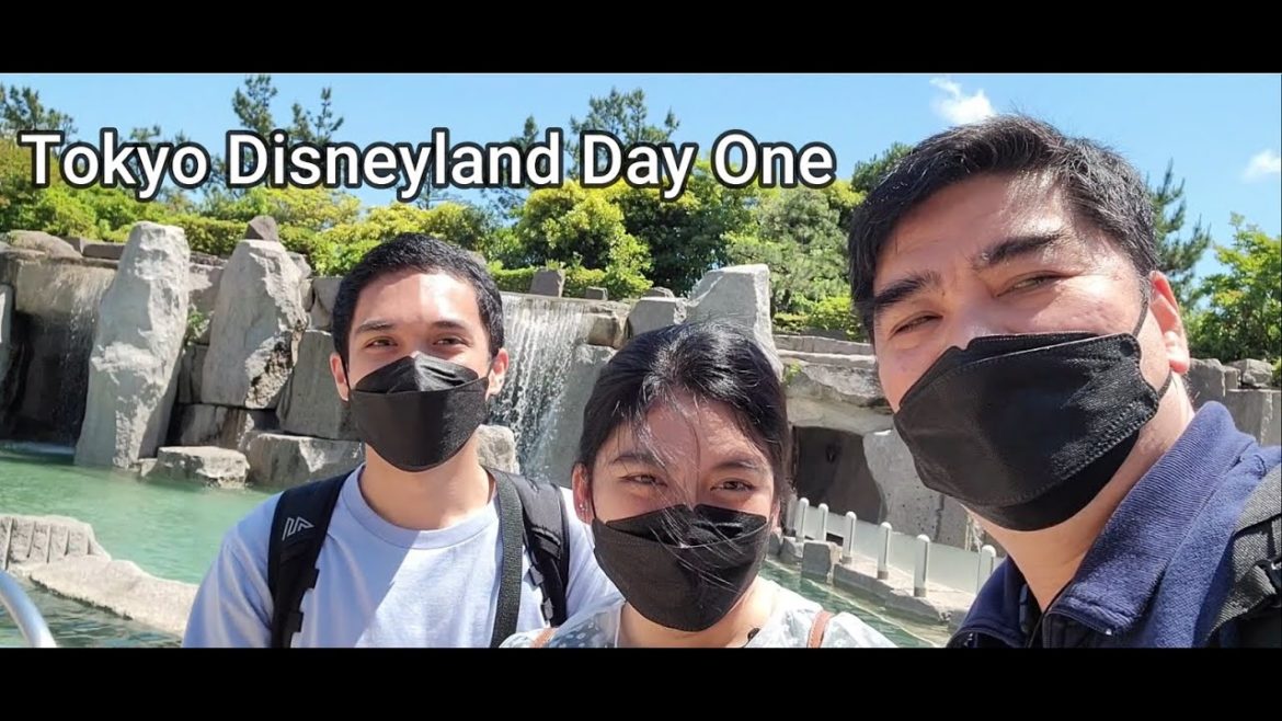 Tokyo Disneyland - Celebrating Papa's Birthday Day 1