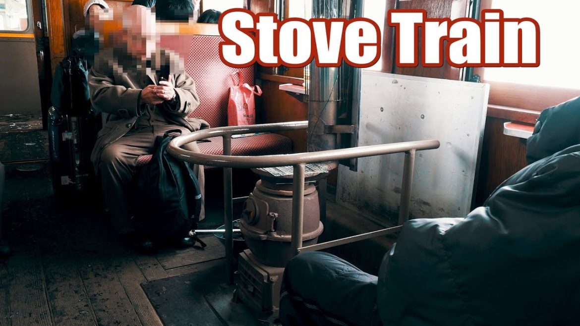 The Best Way To Dorink SAKE, Stove Train of Tsugaru Tailway. It goes well with alcohol. #4K #ストープ列車