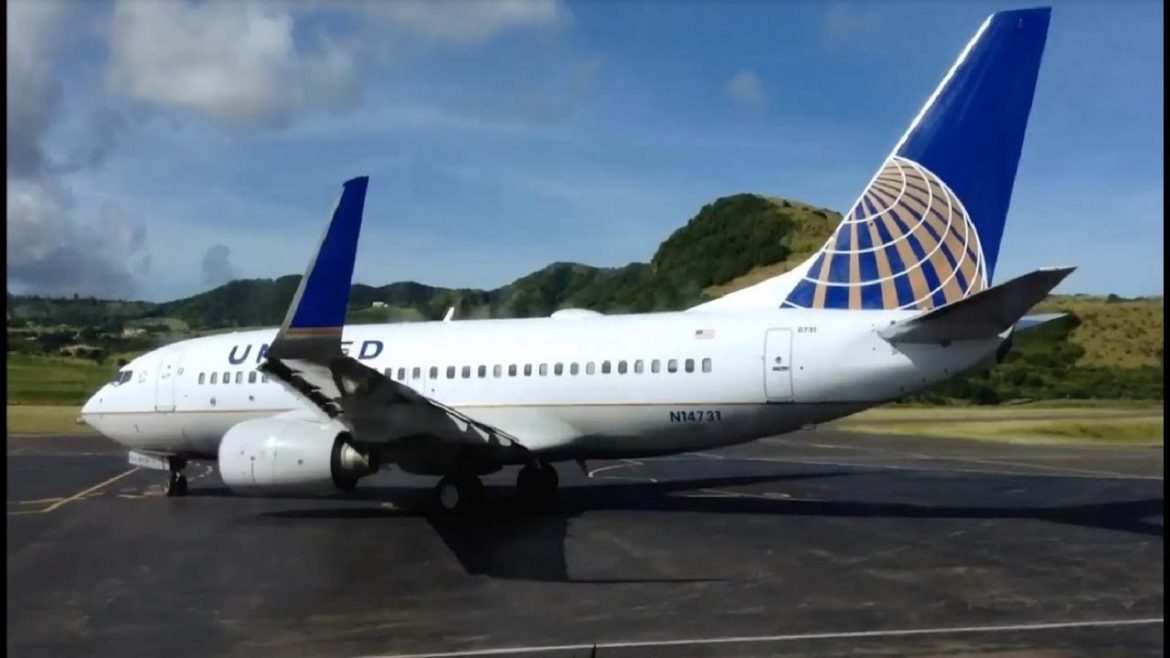 United Airlines 737-700 @ St Kitts (HD)