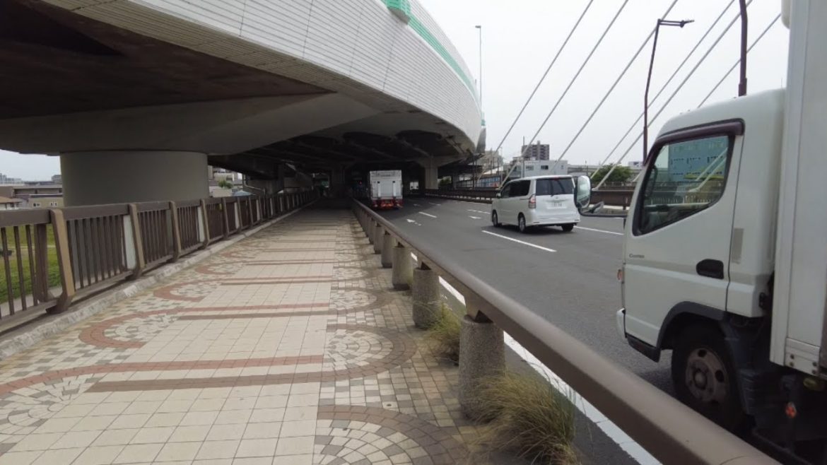 Japan Walking tour🇯🇵 Walk on the Bridge.| Car passing sounds | Traffic sounds | ASMR | No Talking.