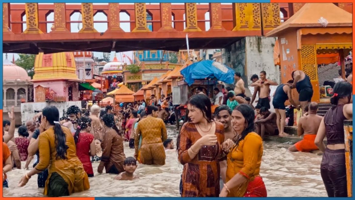 Open Holy Bathing Ganga | Khula Pavitra Ganga Snan | Har Ki Pauri Ganga Ji Mein