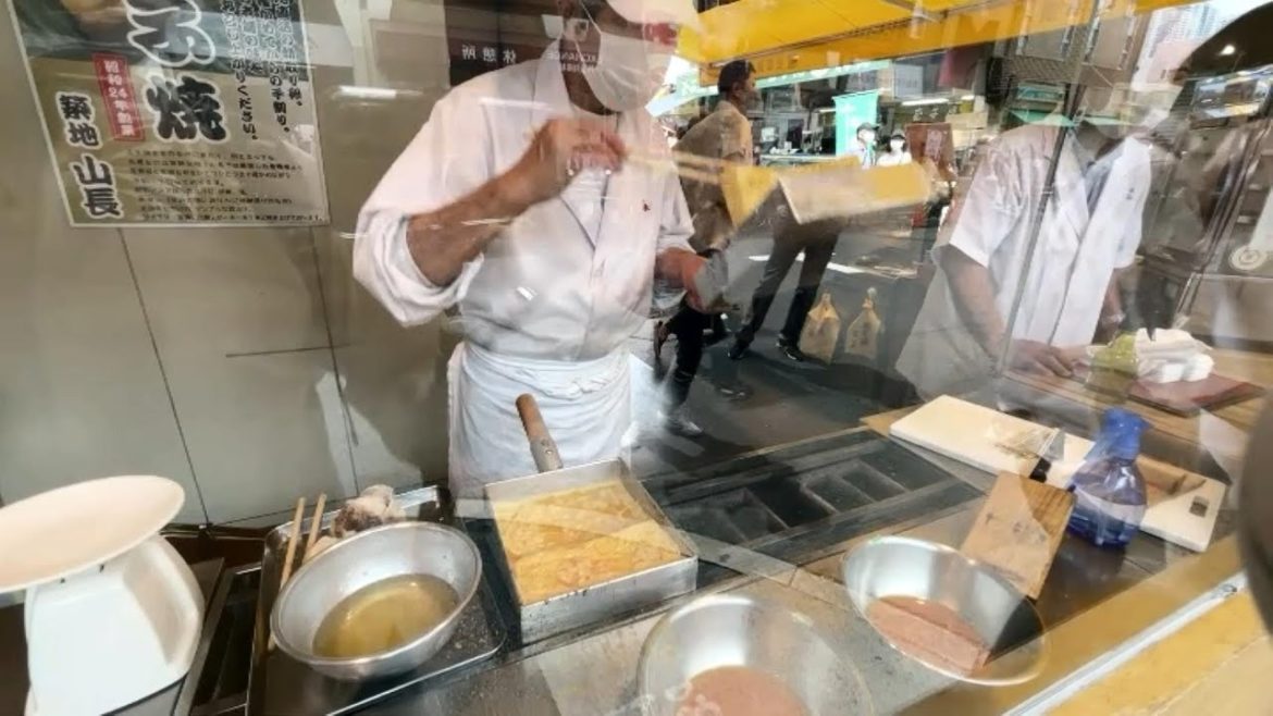 Japanese Omelet-Tokyo Street Food-Tsukiji Outer Market-how to make Japanese Omelette