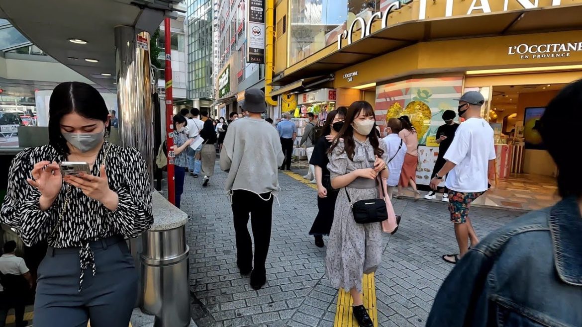 [4K] Walking Tour in 💖 🌸SHIBUYA 🌺💝. # Holiday Afternoon. Tokyo, Japan 🇯🇵. May 2022.