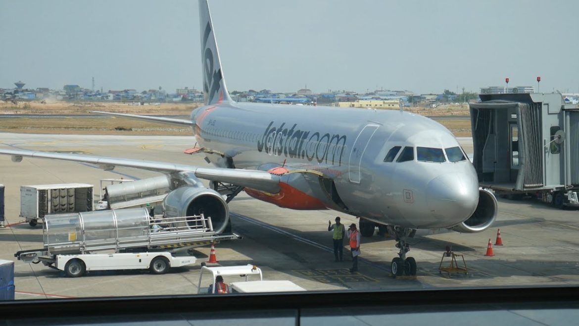 Jetstar Asia Flight from Phnom Penh Cambodia to Singapore