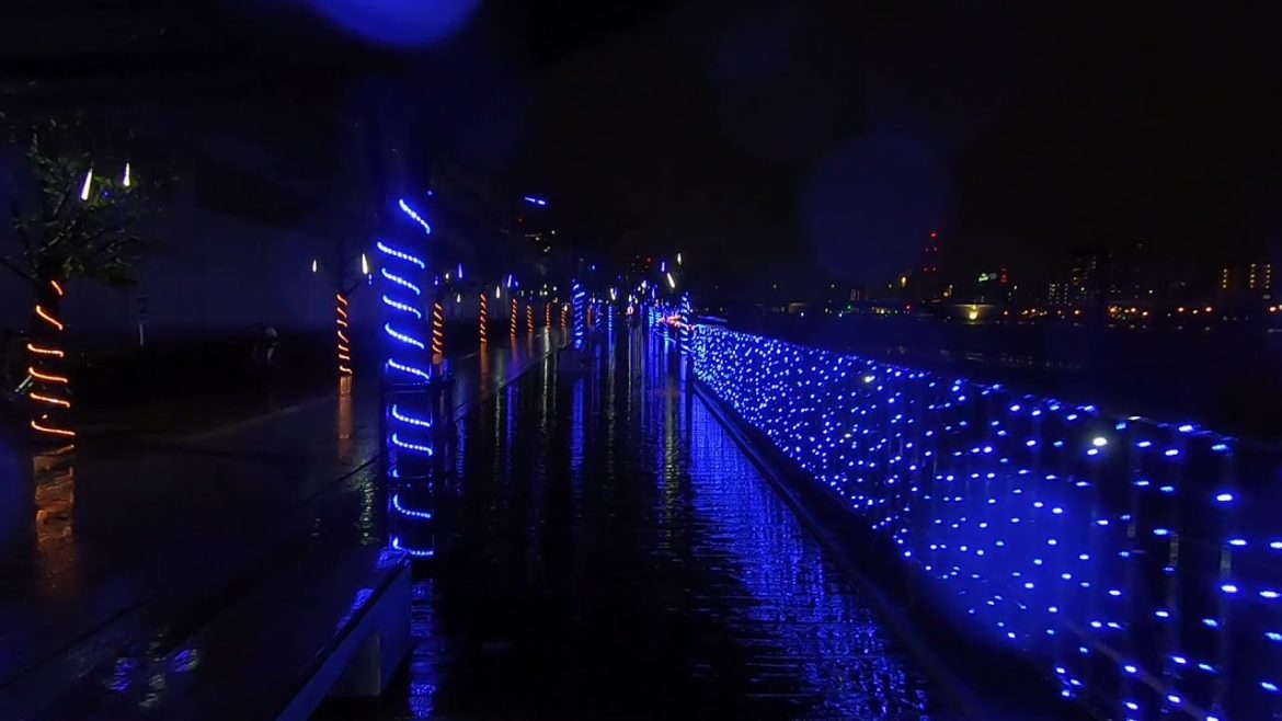 [Walking in the rain]Walk in heavy rainfall Japan Illuminations Niigata