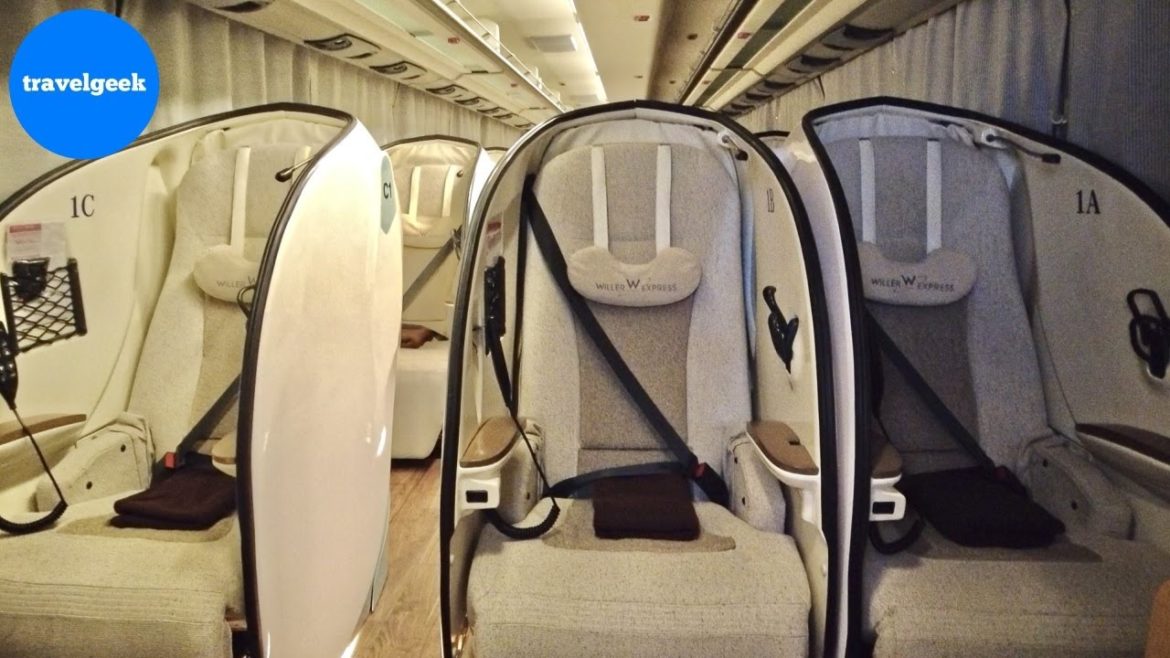 Sleeping on Japan's Overnight Capsule Pod Bus from Tokyo to Osaka Sleeping on Japan's Overnight Capsule Pod Bus from Tokyo to Osaka