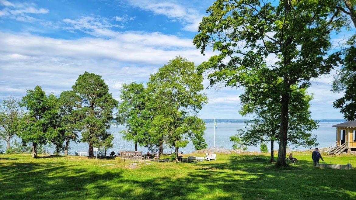 Sweden 4K – Idyllic Summer Walk By The Sea and a 200 Year Old Cafe near Norrköping – スウェーデン、海の近く夏の散歩 Sweden 4K - Idyllic Summer Walk By The Sea and a 200 Year Old Cafe near Norrköping - スウェーデン、海の近く夏の散歩