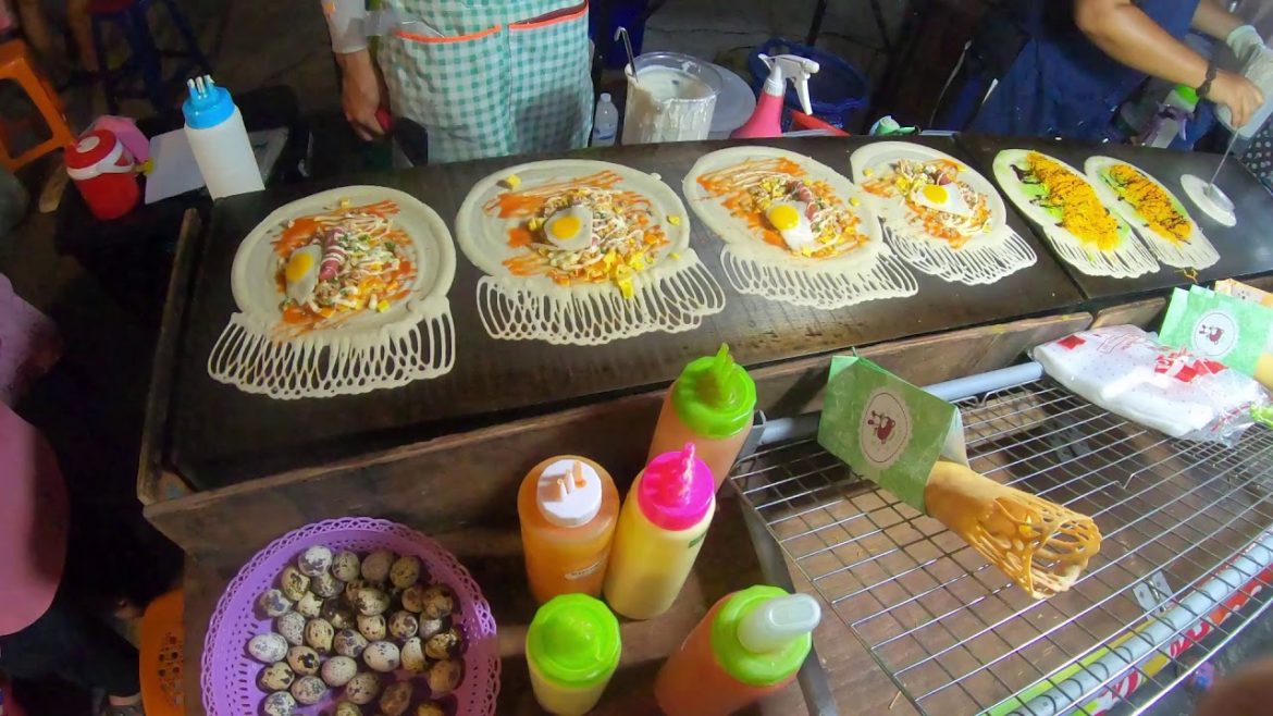 Thai Street Food in Bangkok - EP.7  GIANT Khanom Tokyo I ขนมโตเกียวใหญ่-ยาวว