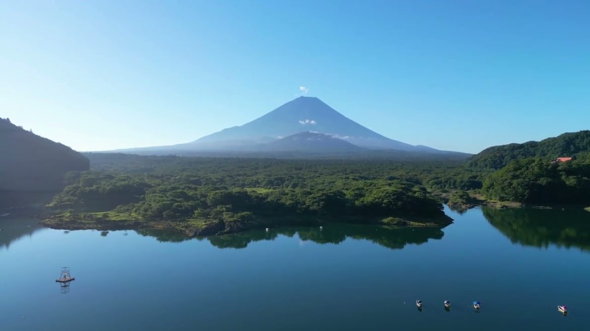 Lake Shojiko  Mt. Fuji, YAMANASHI JAPAN  DJI 山梨県 富士山 精進湖 空撮  4K