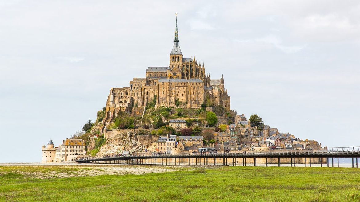 Mont St-Michel, France Mont St-Michel, France