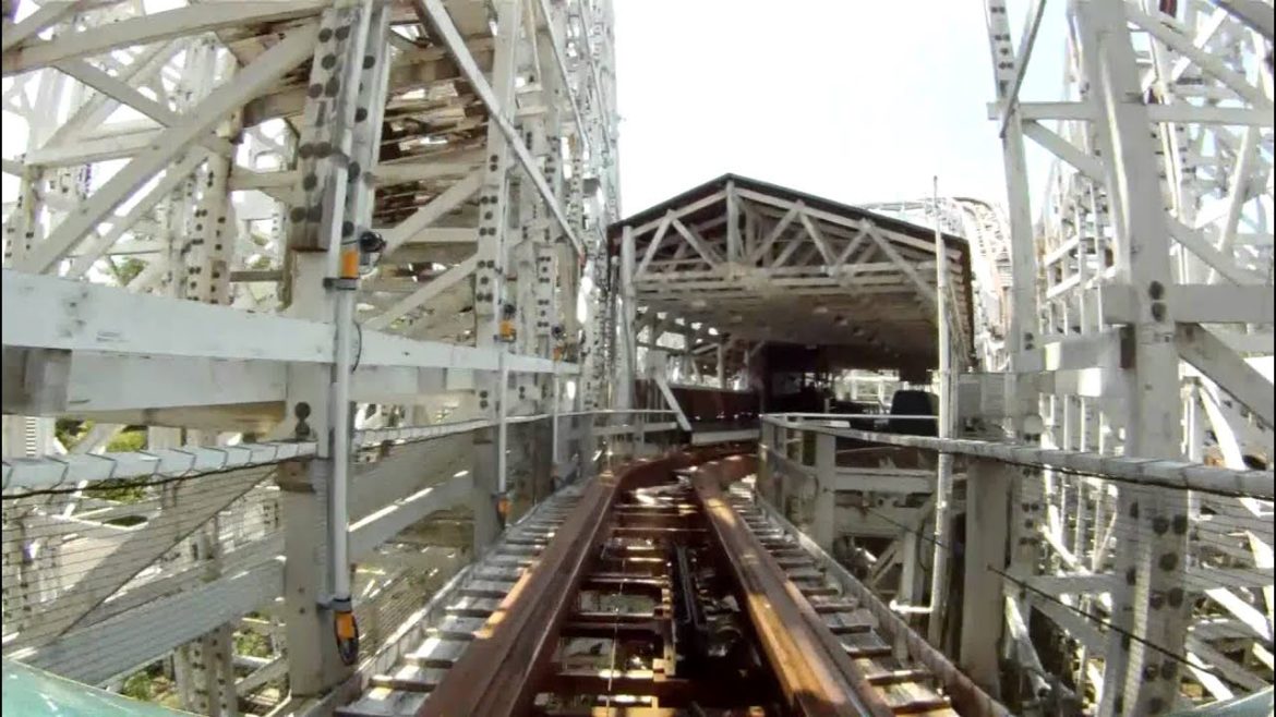 White Canyon Wooden Roller Coaster POV Front Seat Yomiuriland Tokyo Japan 1080p HD