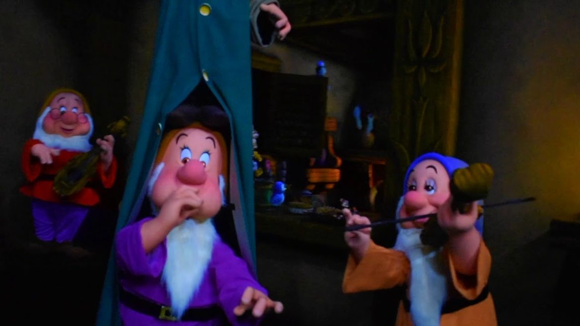 Tokyo Disneyland – Snow White's Adventures HD (2017) Tokyo Disneyland - Snow White's Adventures HD (2017)