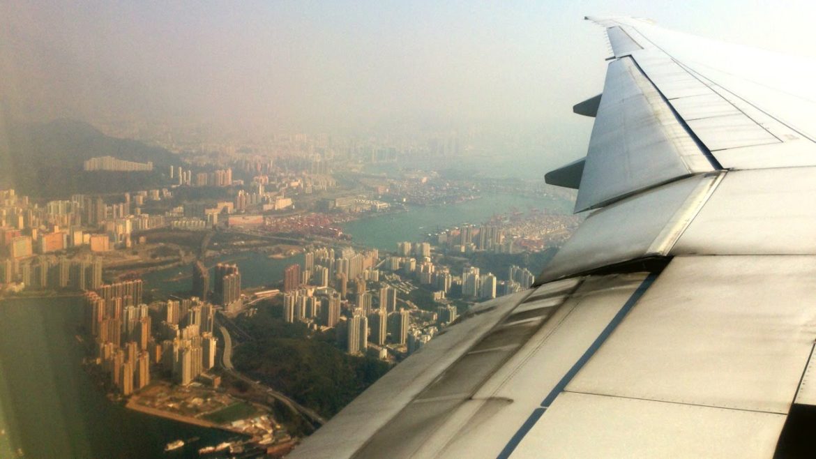 Cathay Pacific Boeing 777-300ER Shanghai - Hong Kong