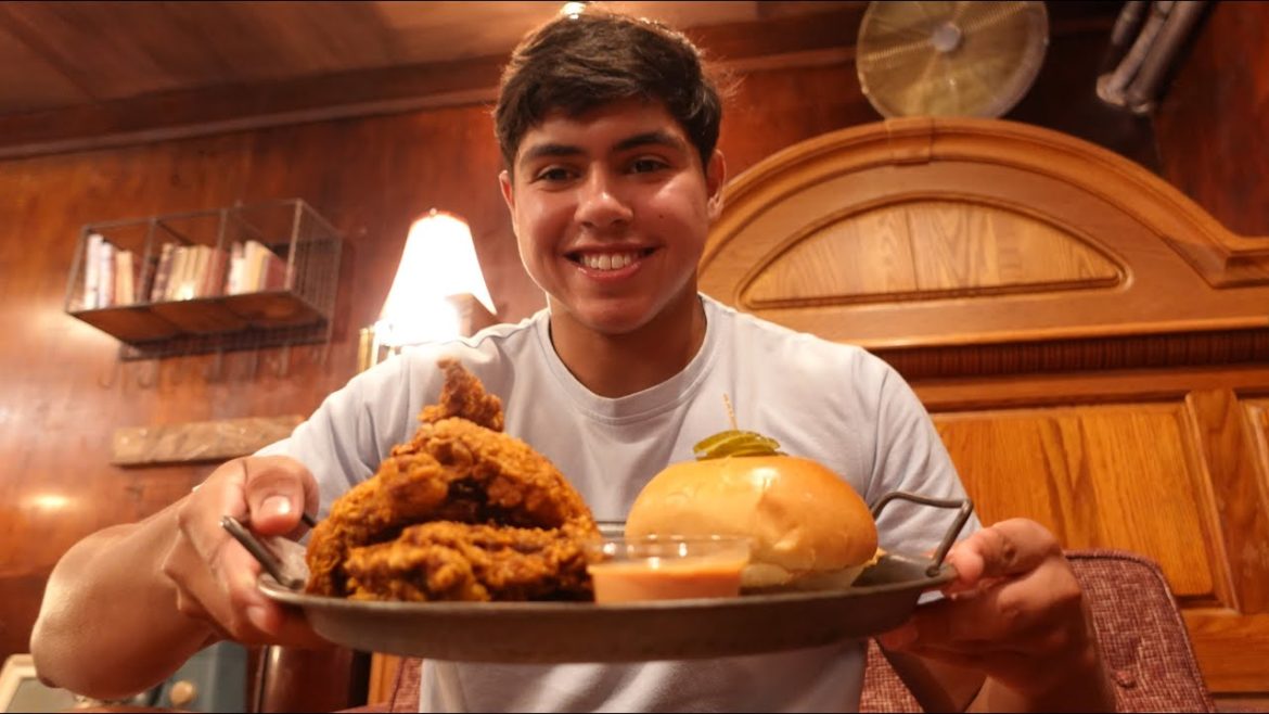 Japanese Food Tour – AMAZING Japanese Fried Chicken | Hidden Gem Japanese Food Tour - AMAZING Japanese Fried Chicken | Hidden Gem