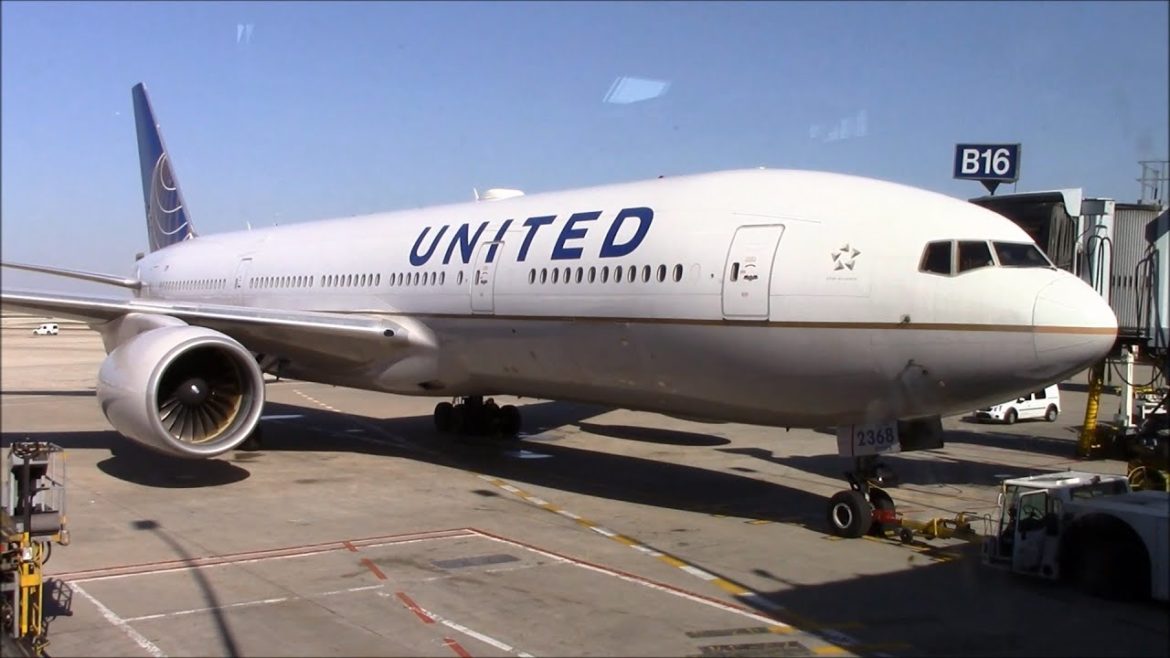 Layover - Terminal 1 Concourse B - O'Hare International Airport (ORD) - Chicago Illinois USA