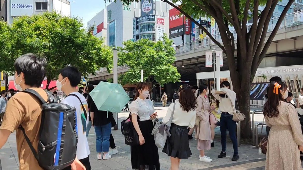 [FHD] Golden Week Walking Tour,  around the Shinjuku JR station. Tokyo, May 2022.