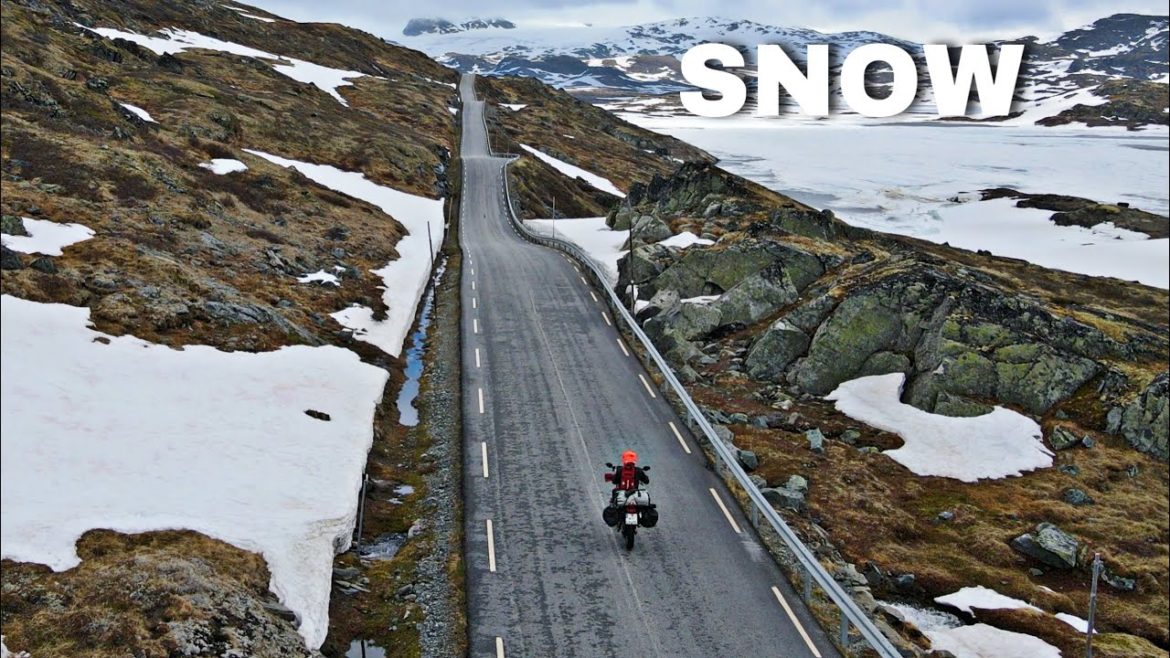 Riding this Mountain Road in Norway costs 9€