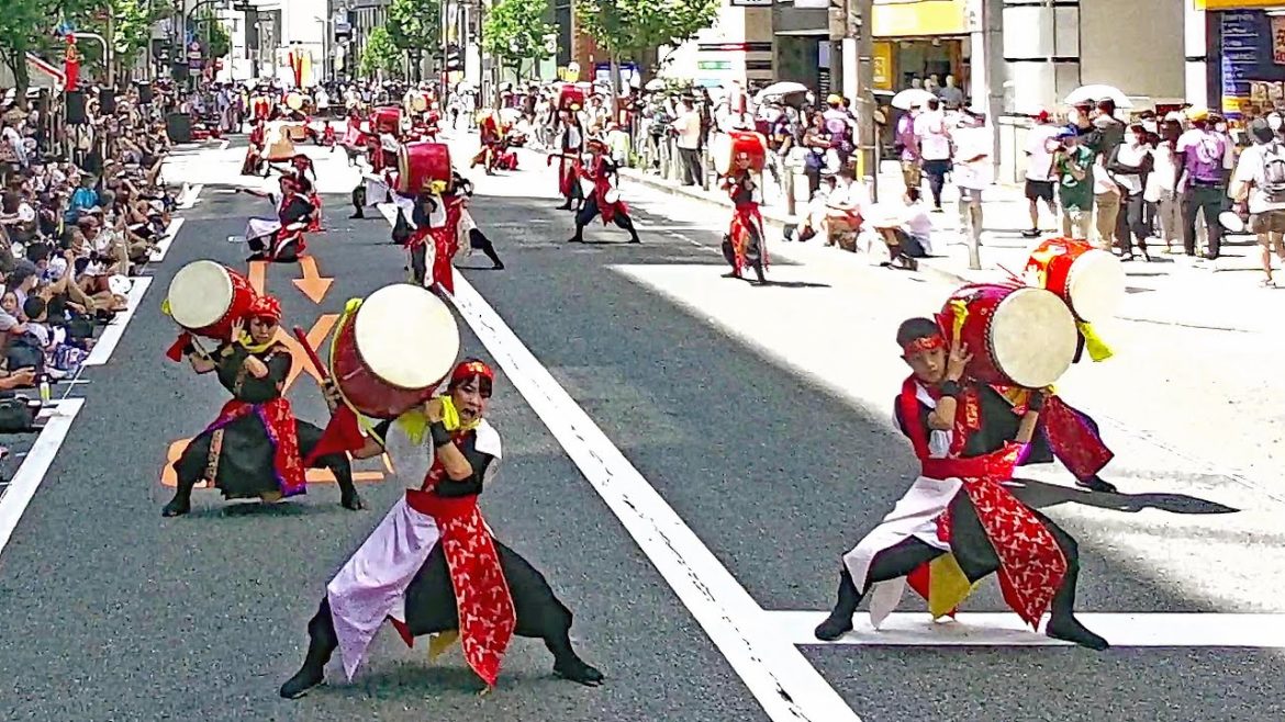 新宿エイサー2022_創作演武団SUZAKU・創作童衆希宝_Team SUZAKU KIHOU in Shinjuku Eisa Festival