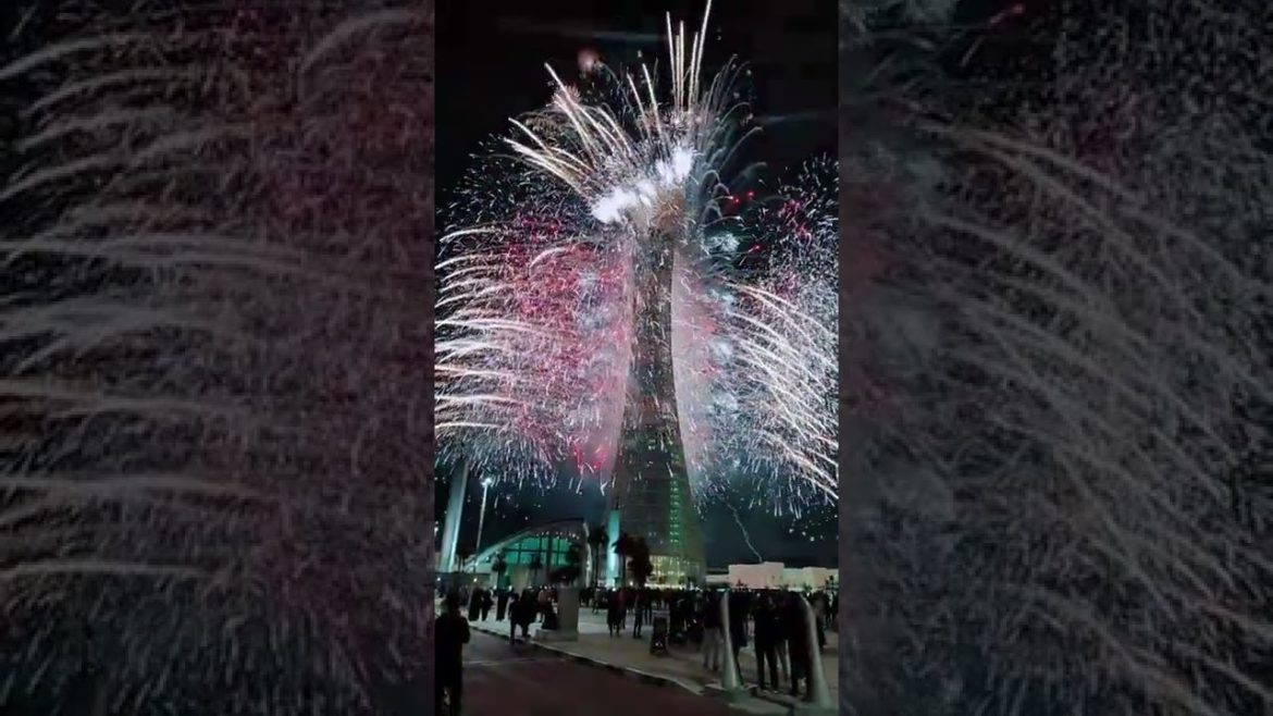 khalifa tower qatar#doha #qatar #shorts #viralvideo khalifa tower qatar#doha #qatar #shorts #viralvideo